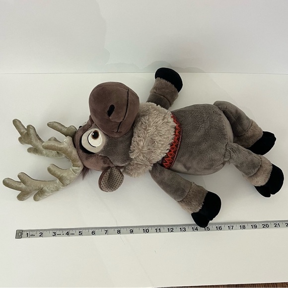 Scentsy x Disney - Sven the Reindeer from Frozen - Anna and Elsa Movie & Scent - Picture 8 of 11